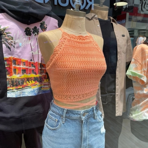 S Hollister knitted crop top - Picture 2 of 3